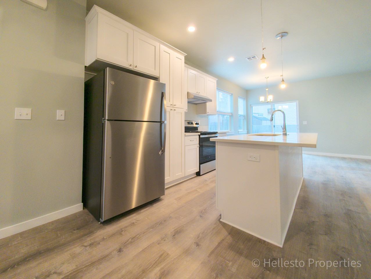 2530 Sw Coho St #1 - Photo 7 of 24