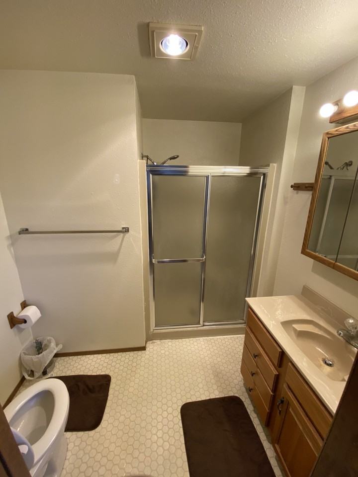 802 Index Court Northeast - Photo 3 of 13