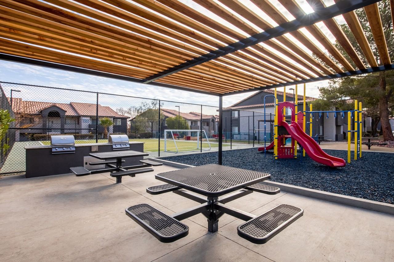 Escena - Photo 7 of 36