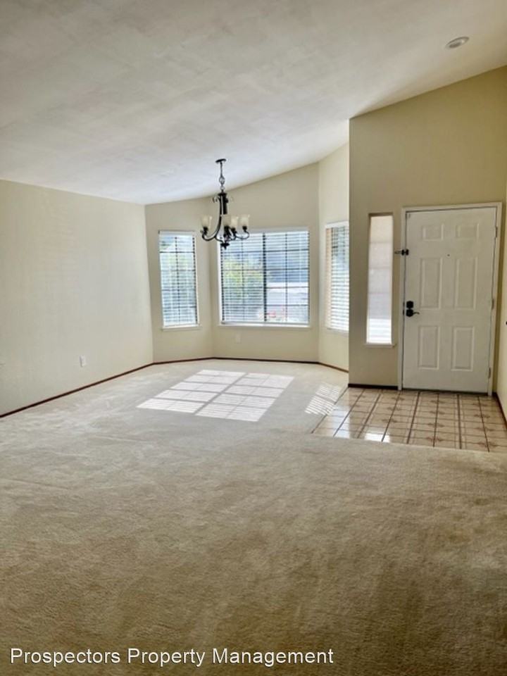 3357 San Saba Dr - Photo 3 of 21