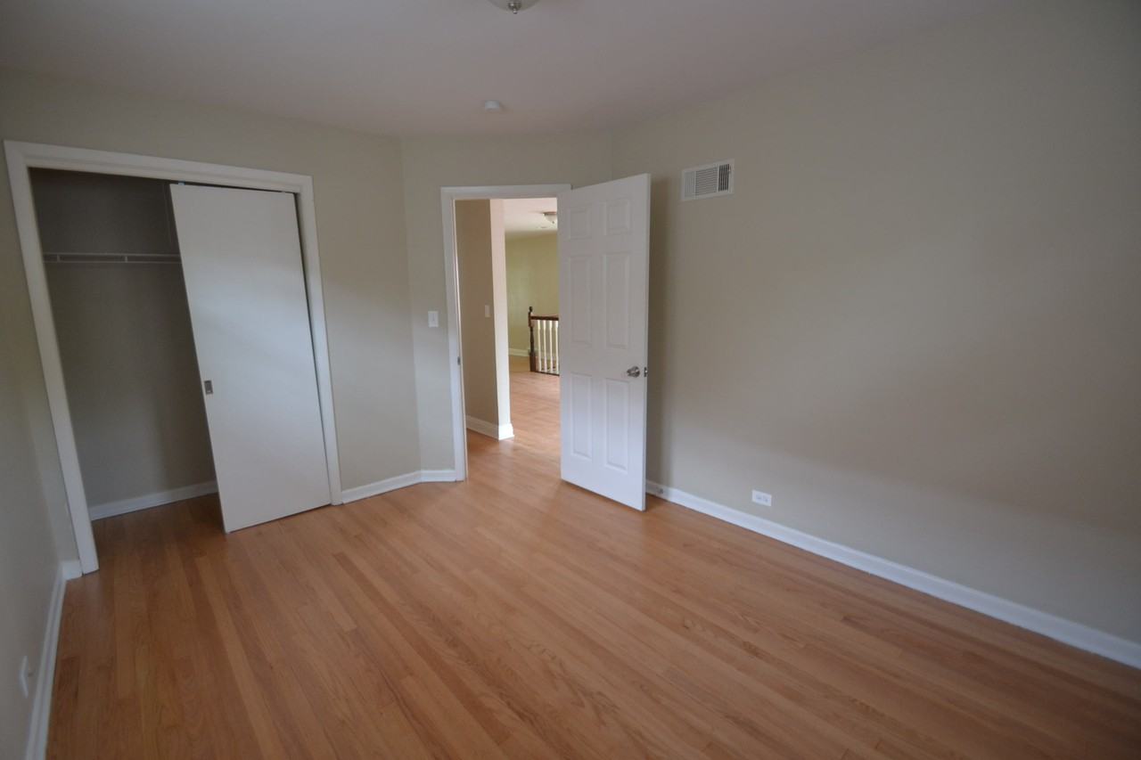 6249 N Karlov Ave - Photo 3 of 11