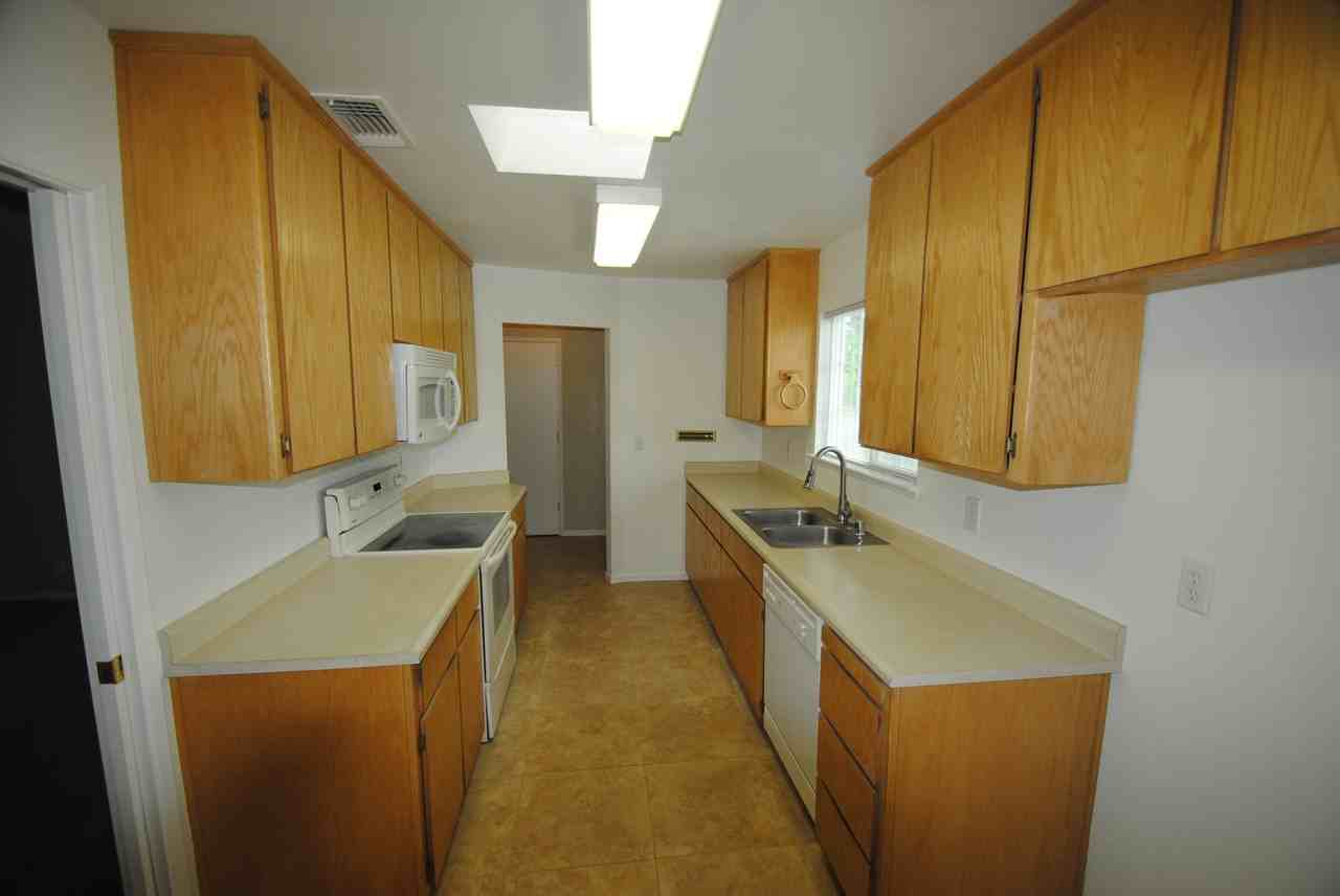 1520 Gladstone Dr - Photo 2 of 7