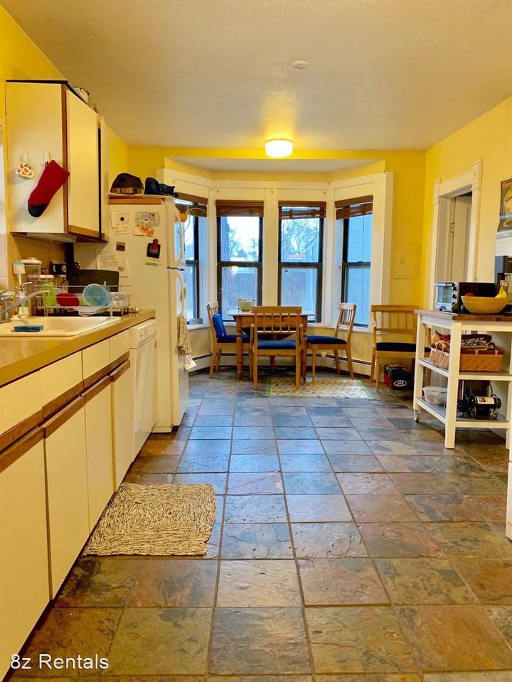 410 E Geneseo Street - Photo 2 of 18