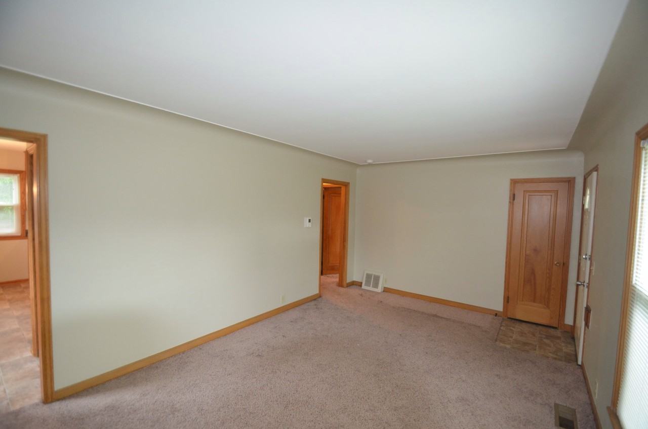 5240 S 28th Ave - Photo 2 of 7