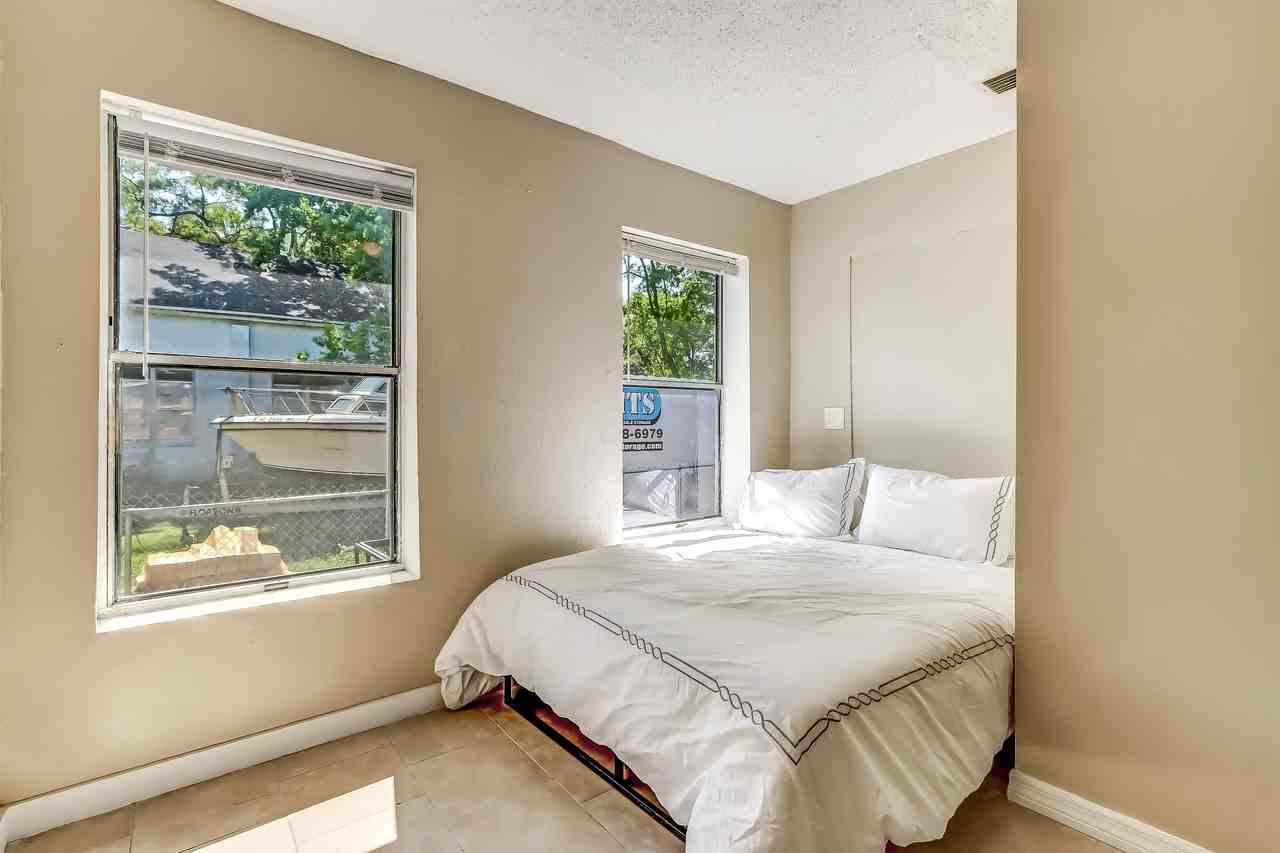 W 9th St - Photo 7 of 7