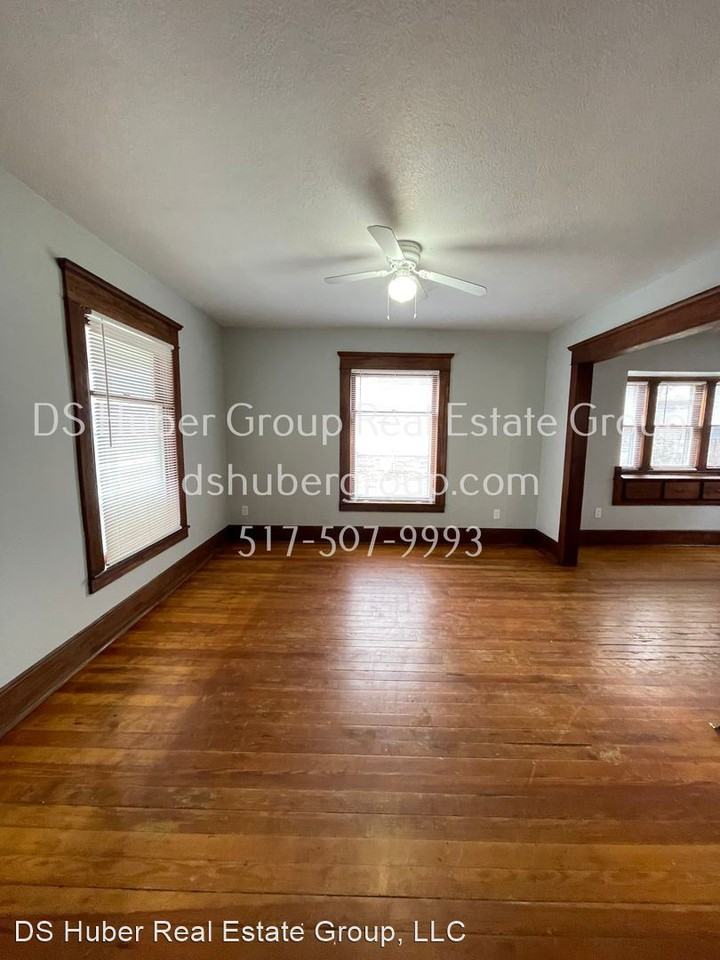 1355 Roosevelt Ave - Photo 3 of 16