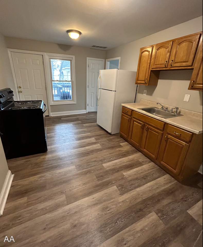 53 Wilbraham Ave - Photo 2 of 7