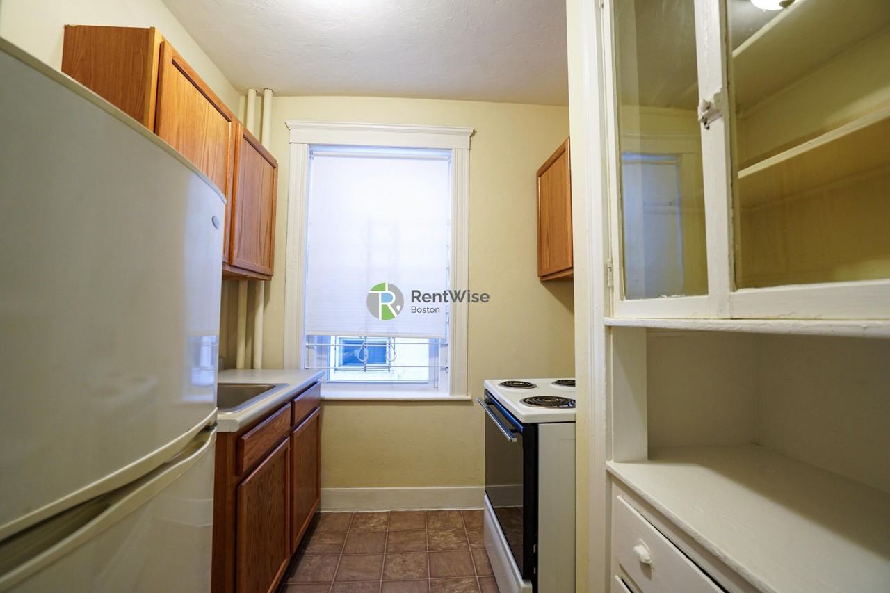 165 Kelton St #14 - Photo 7 of 14
