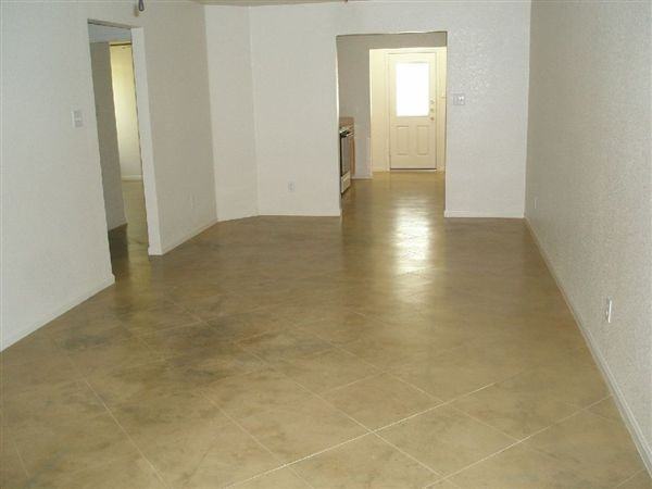 929 Maplewood St - Photo 3 of 6