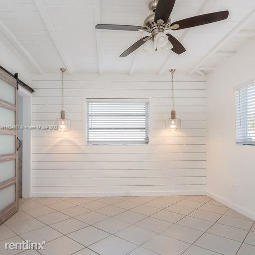 2215 Se 10th St - Photo 3 of 10