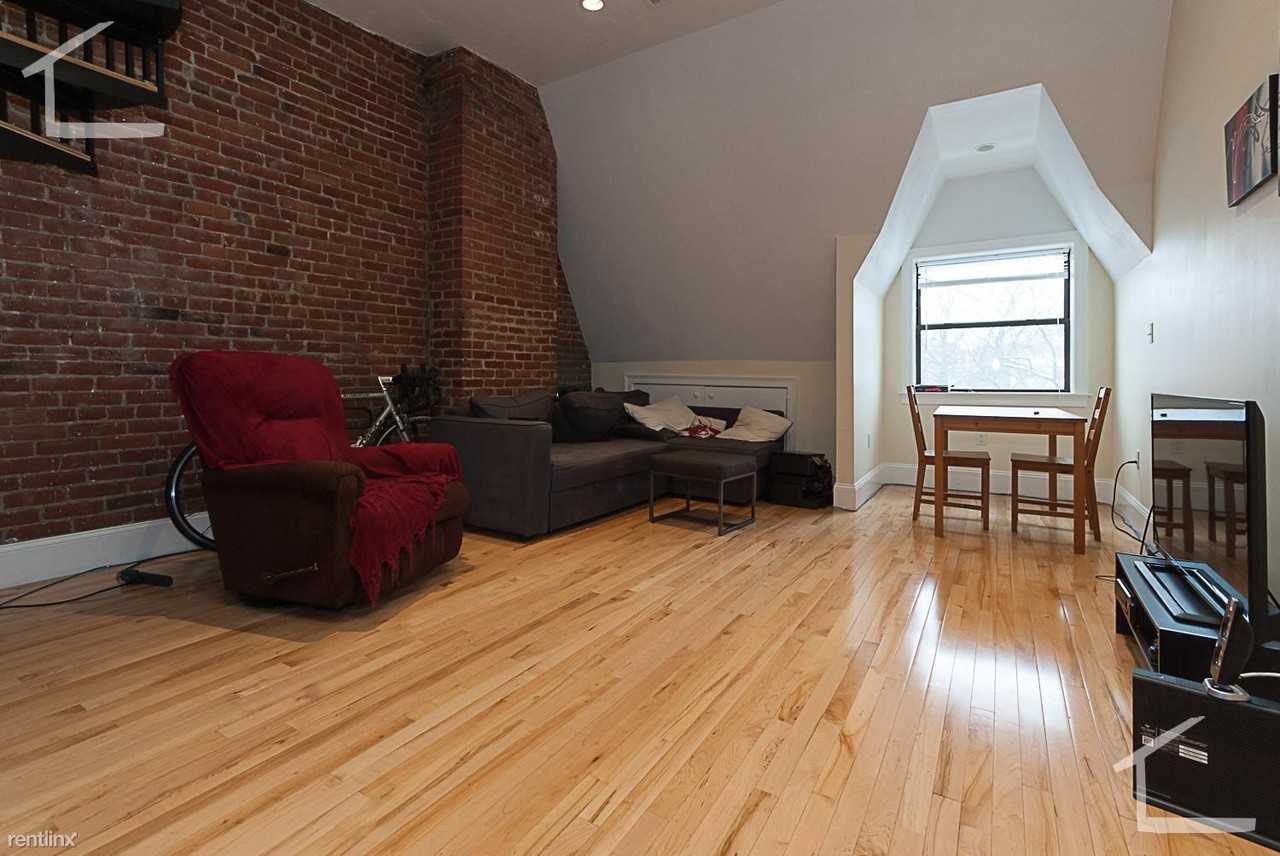 1213 Beacon St - Photo 3 of 12
