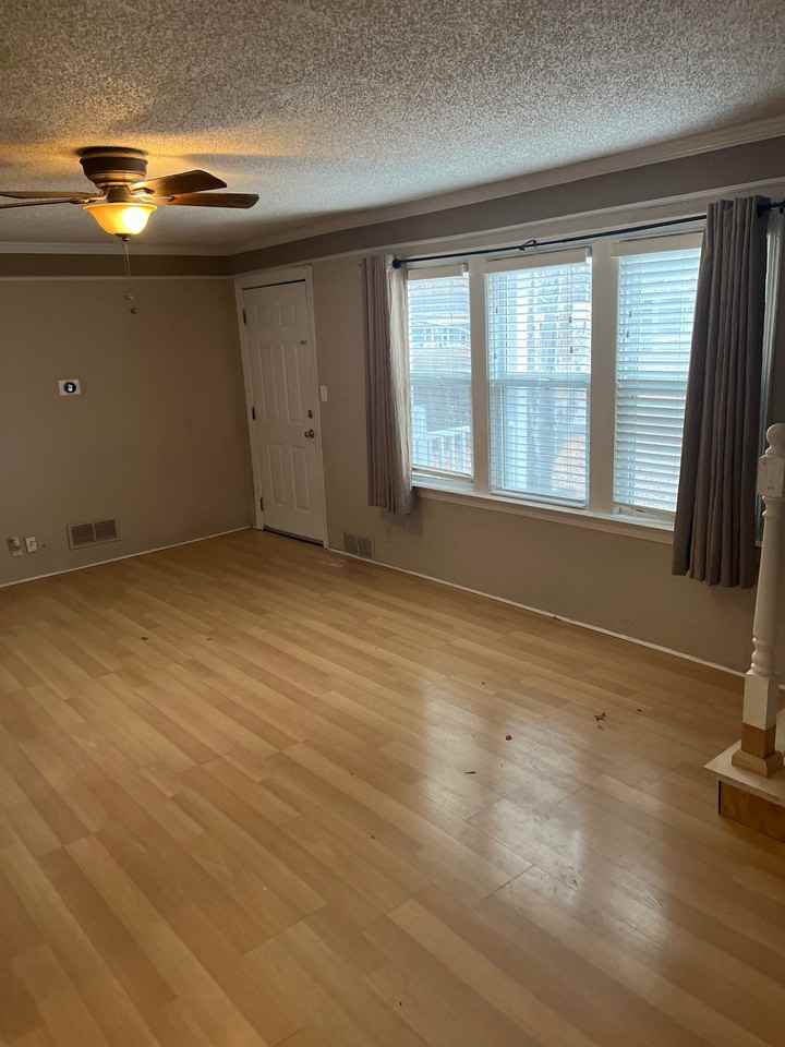 1101 Nw B St - Photo 3 of 22
