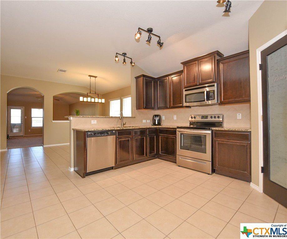 4907 Bayer Hollow Dr - Photo 2 of 14