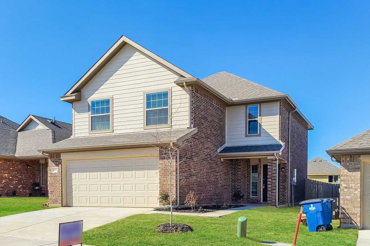 1412 Matthew St - Photo 2 of 12