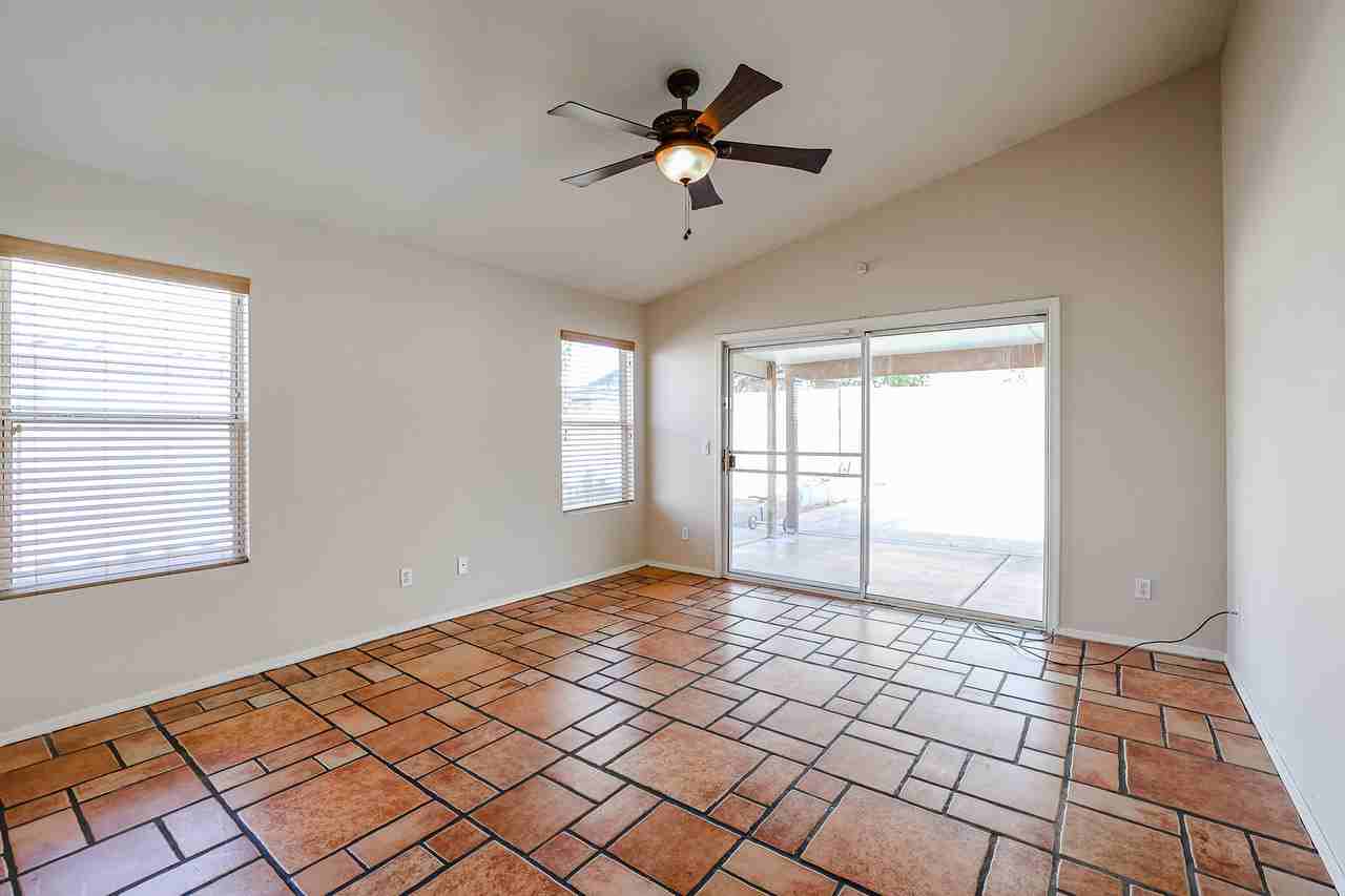 5375 N 87th Ave - Photo 7 of 26