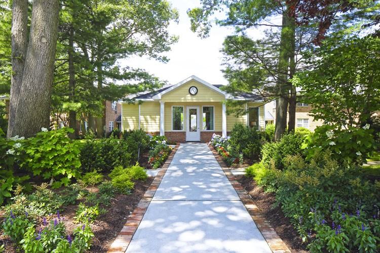 Southpoint At Massapequa Apartments - Photo 2 of 21