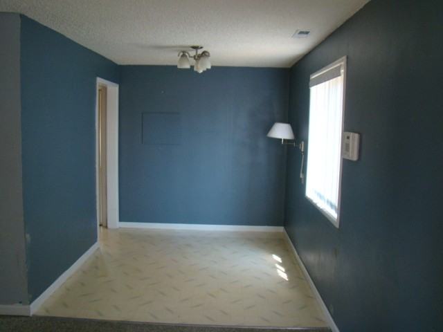 1305 E 32nd Ave - Photo 3 of 14