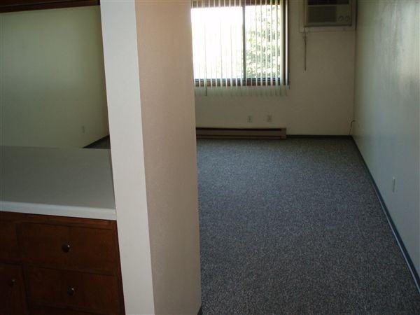 University Heights Apartments - Photo 3 of 10