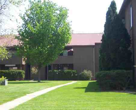 Towne Terrace Apartments - Photo 2 of 3