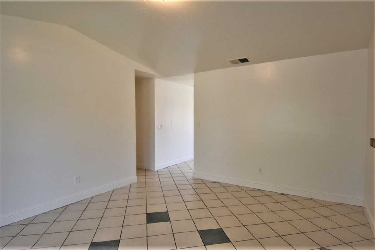 549 Jamie Ct - Photo 3 of 13