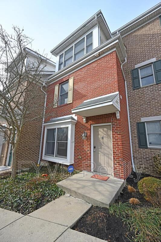 1714 Grandmere Ln - Photo 3 of 33