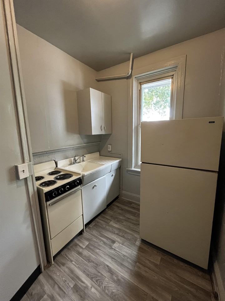 600 N Pershing Ave #1R - Photo 7 of 18