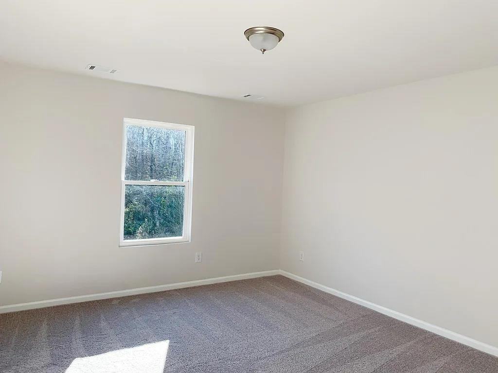 142 Queens Cir #1 - Photo 2 of 16