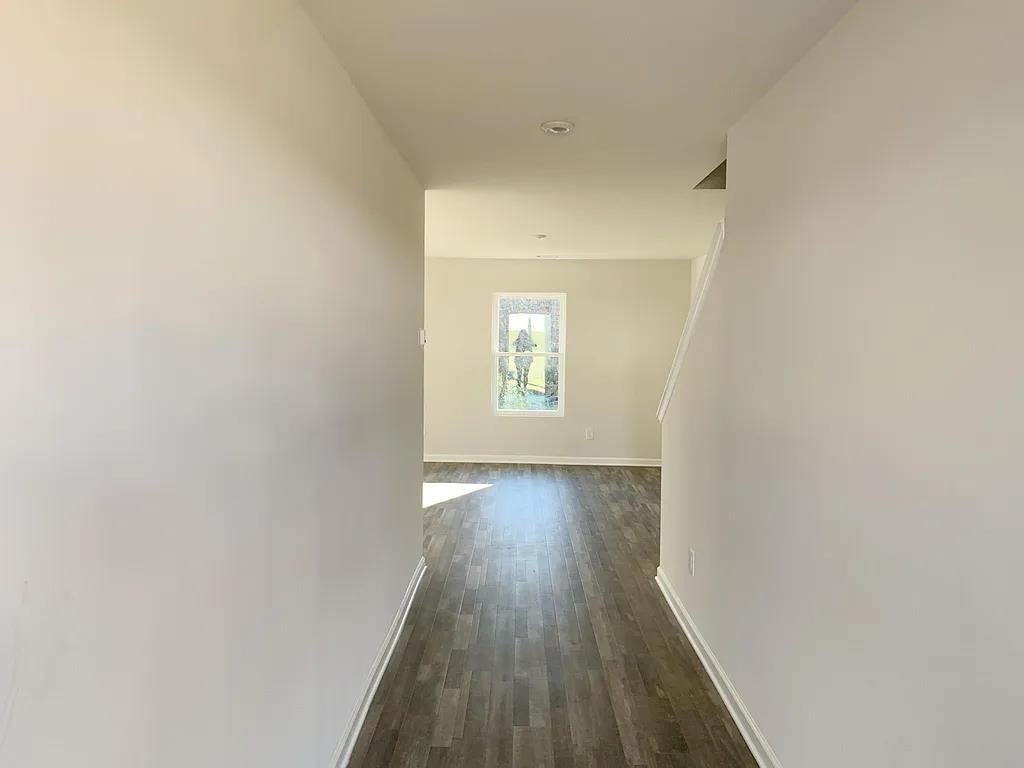 142 Queens Cir #1 - Photo 3 of 16