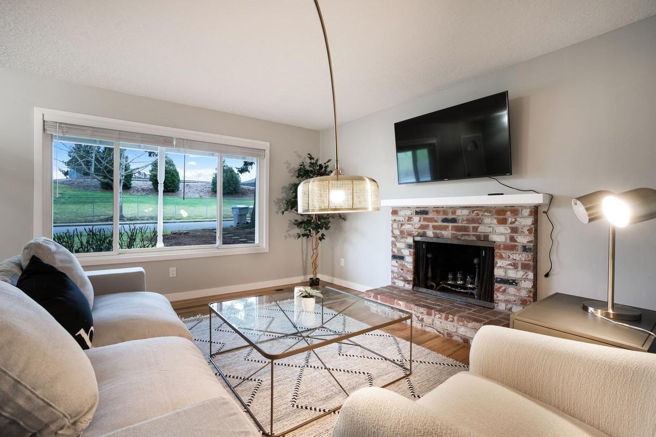 Wonderfully remodeled Beaverton home by Nike HQ - Photo 2 of 23