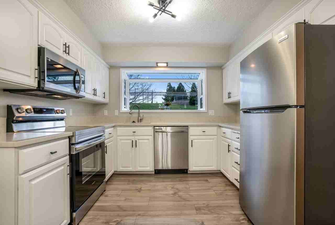 Wonderfully remodeled Beaverton home by Nike HQ - Photo 4 of 23