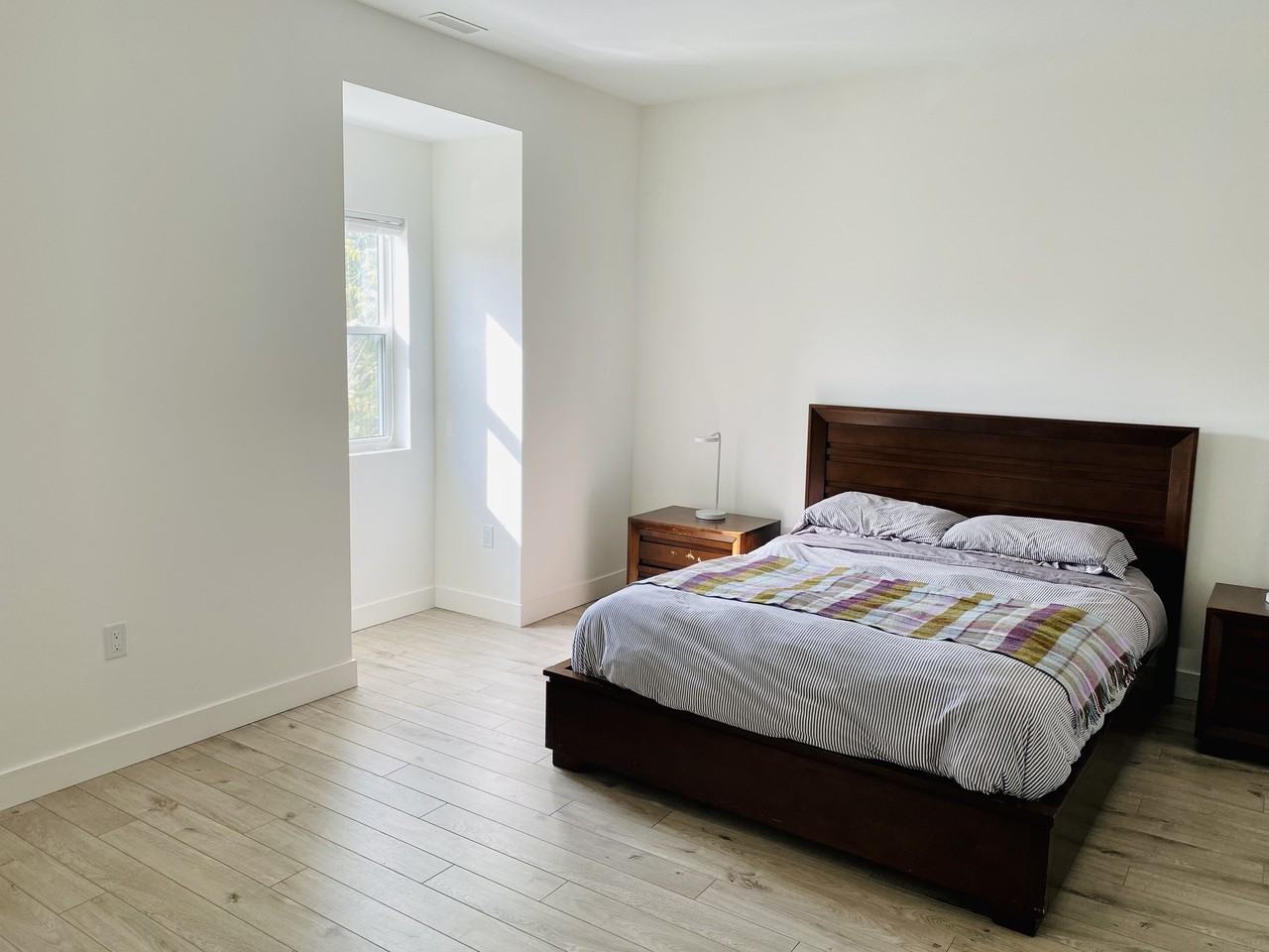 120 Grenville Street North - Photo 3 of 11