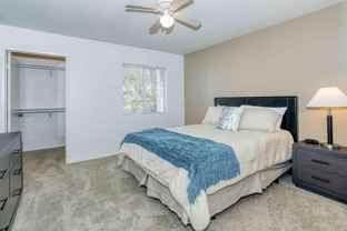 9405 S Eastern Ave - Photo 1 of 1