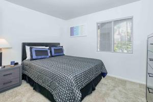 featured image of 9405 S Eastern Ave