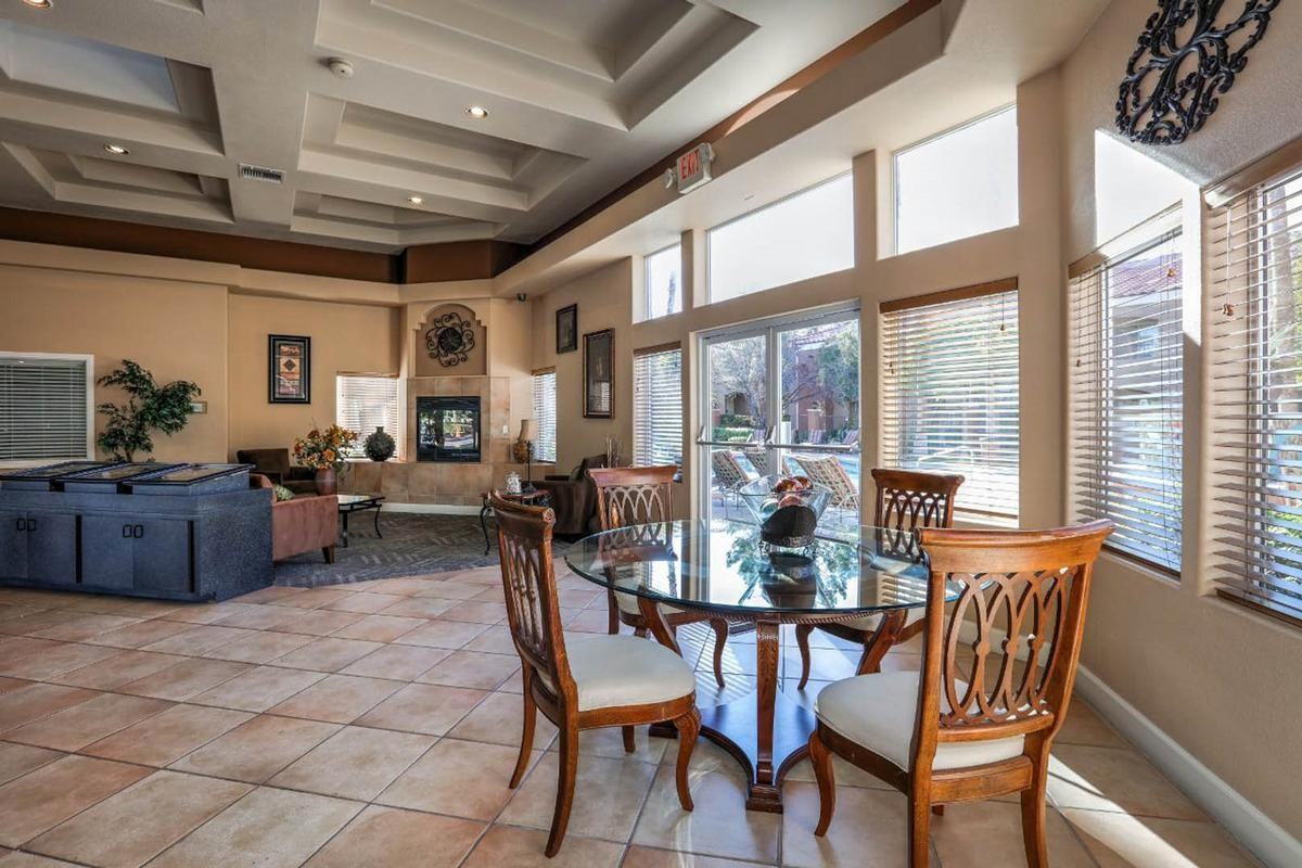 9405 S Eastern Ave - Photo 6 of 34