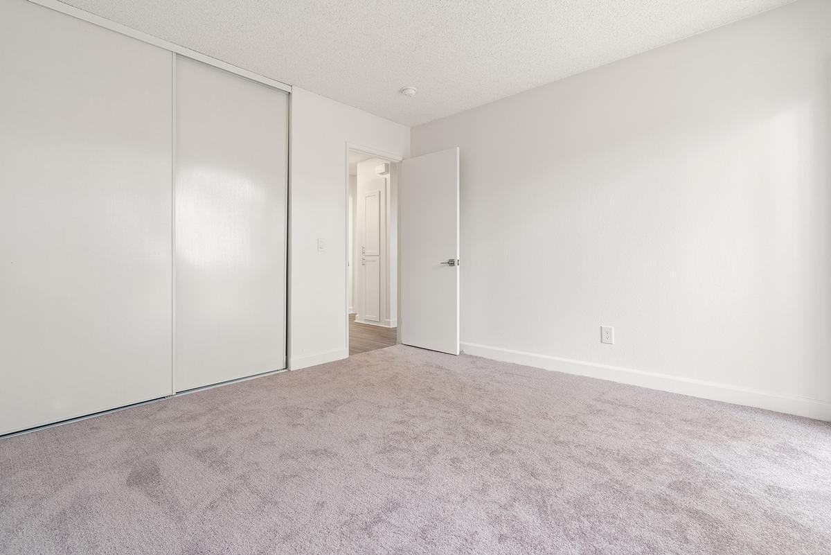 511 14th St - Photo 2 of 13