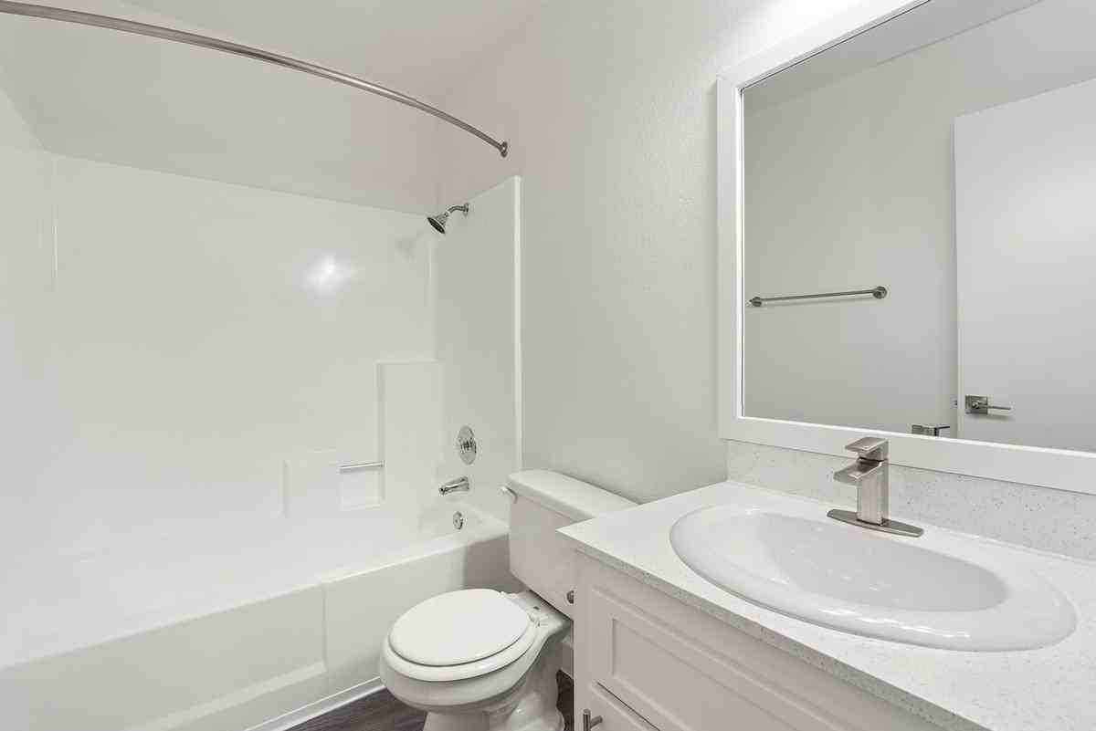 511 14th St - Photo 7 of 13