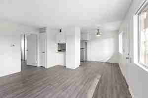 featured image of 425 16th St