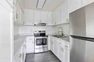 425 16th St - Photo 1 of 1