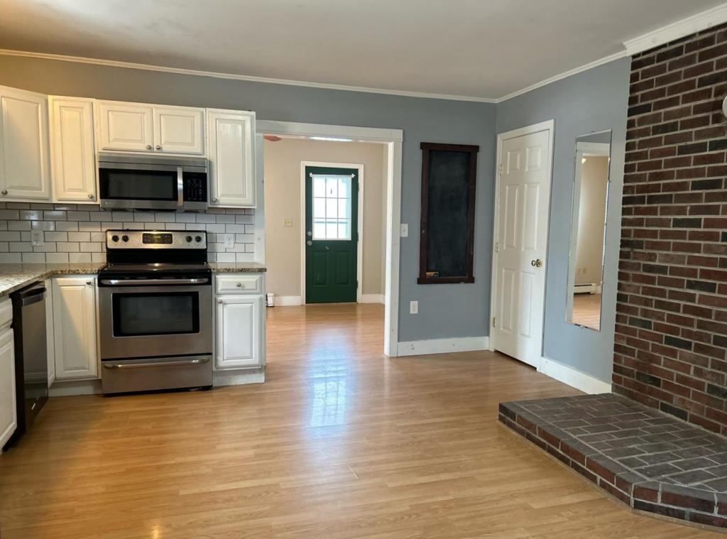 17 Acadia Ave Apt 1 - Photo 2 of 15