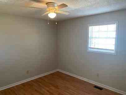 805 Douglas Dr - Photo 2 of 6