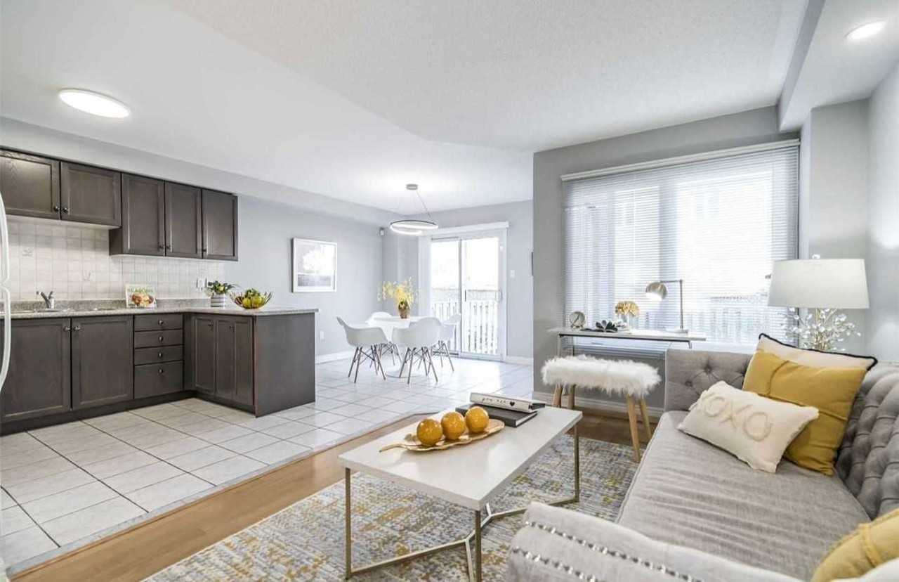 77 Sunway Square - Photo 2 of 10