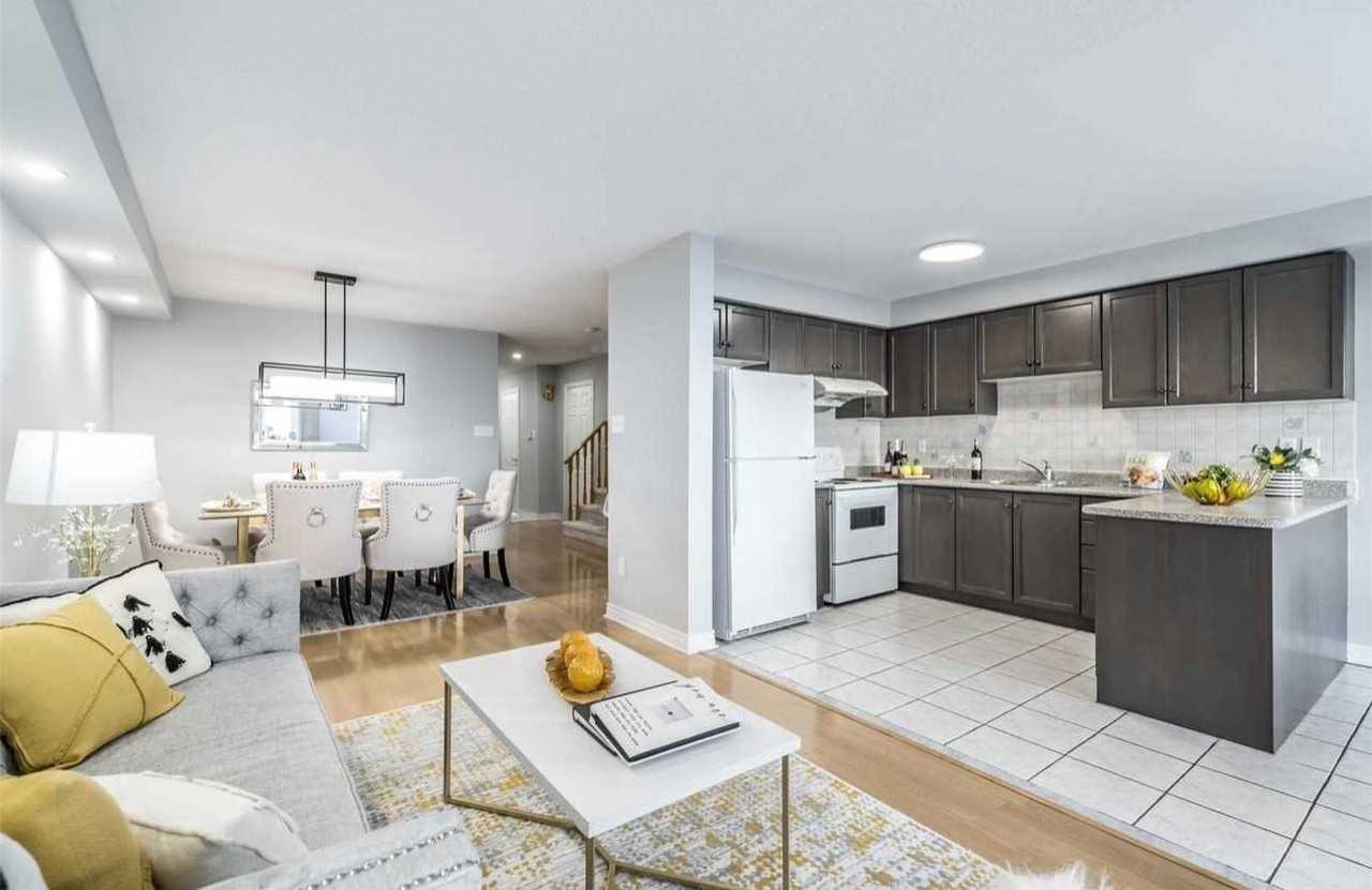 77 Sunway Square - Photo 3 of 10