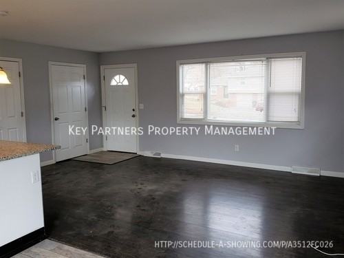 8404 Lowell Ave - Photo 2 of 10