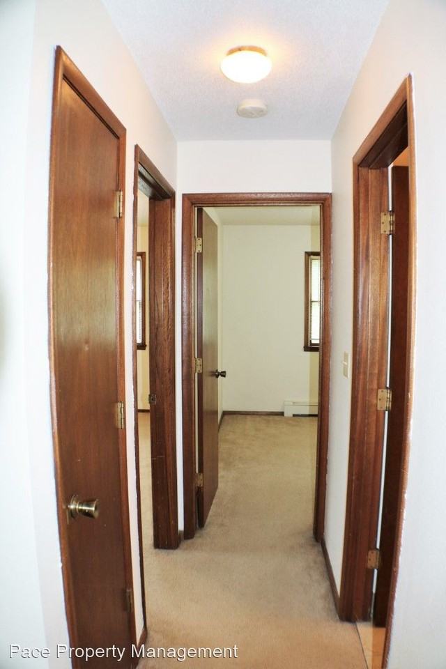 808 Oakcrest Street - Photo 3 of 7
