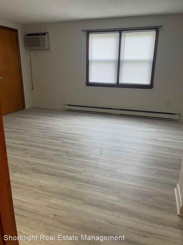 221 Old West Warren Rd - Photo 3 of 6