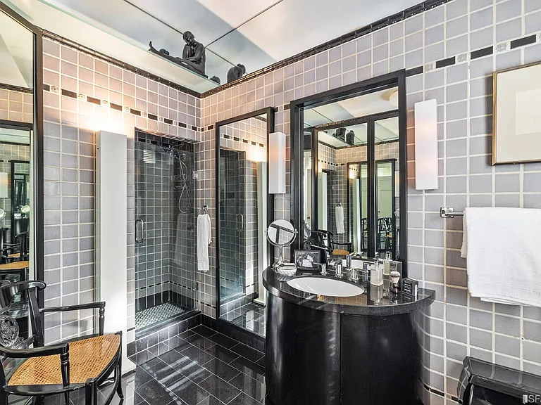 2500 Steiner St #1 - Photo 3 of 12