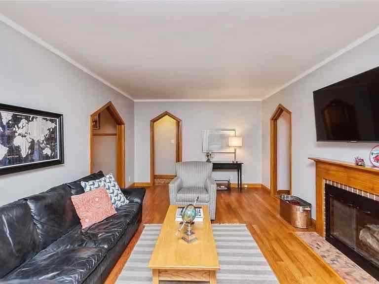 1432 41st Pl - Photo 3 of 13