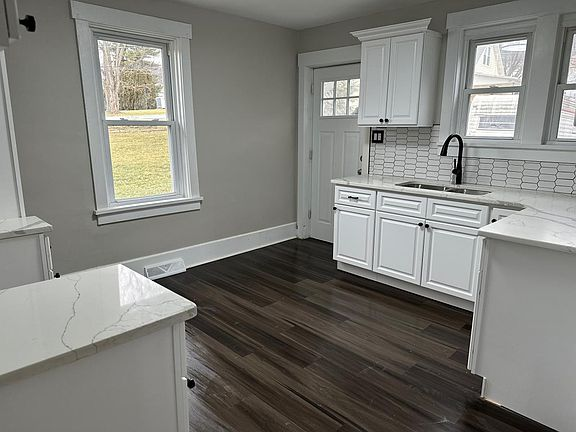 3705 Moyer Ave - Photo 2 of 7