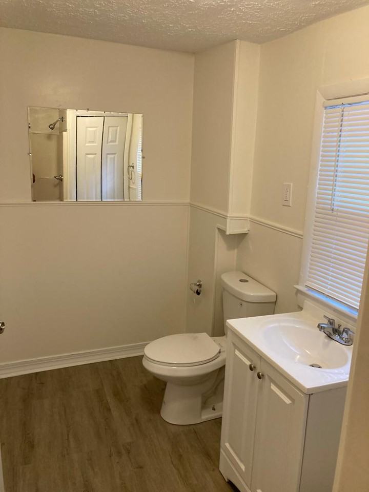 506 Pemberton St #1 - Photo 4 of 10