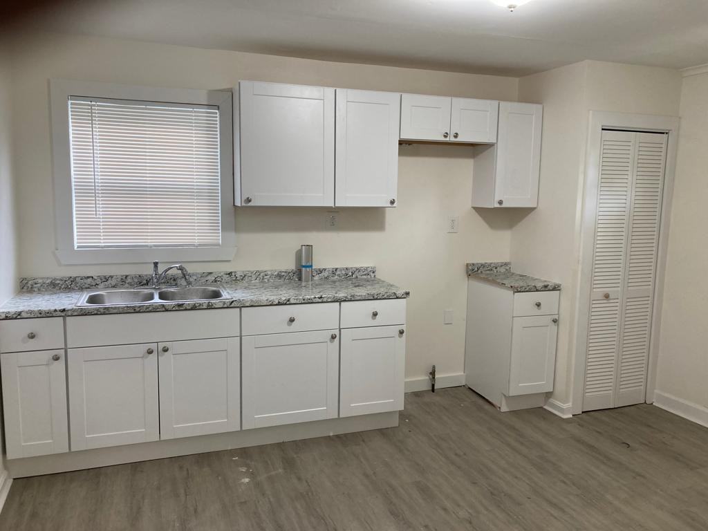 506 Pemberton St #1 - Photo 6 of 10